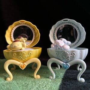 Sanrio pompompurin & cinnamon-roll Mini-Mirror Stands Gatcha Figurines